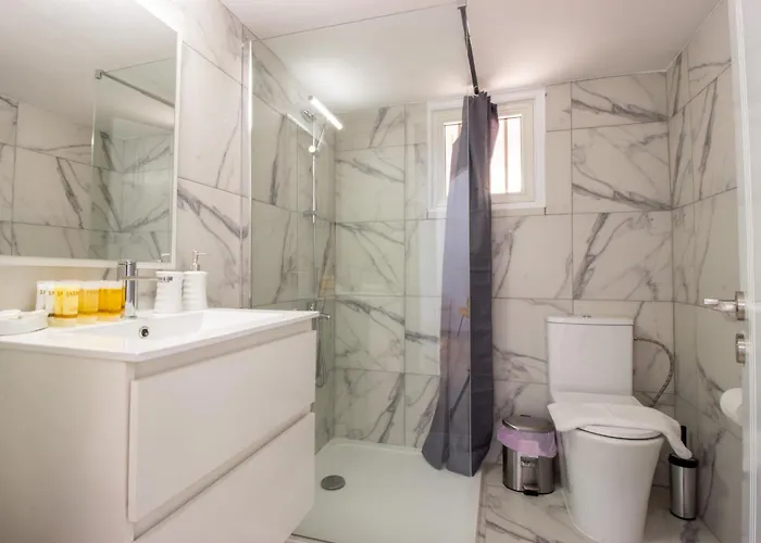 Modern 2br Steps From