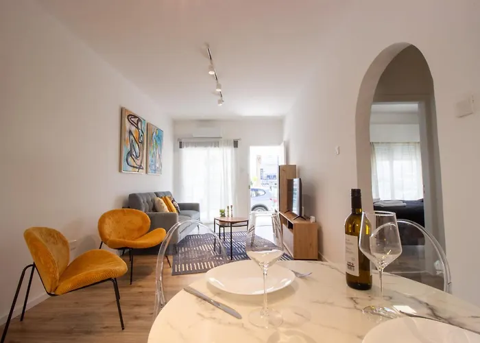 Apartmán Modern 2br Steps From