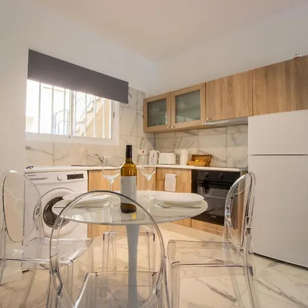 Lejlighed Modern 2br Steps From Oroklini