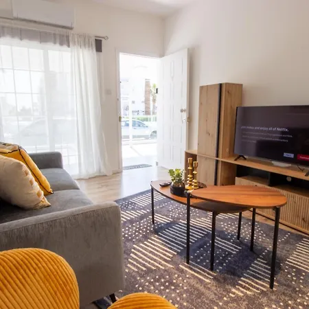 Modern 2br Steps From Apartament Voroklini