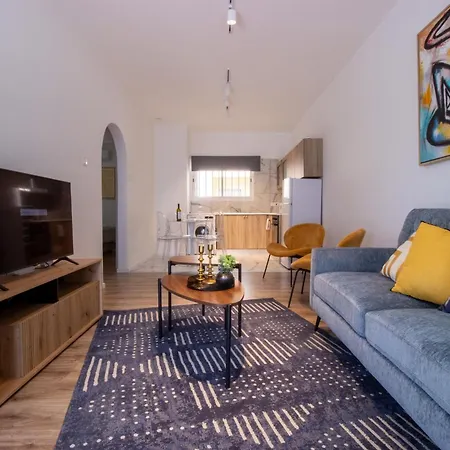 Modern 2br Steps From Apartment *
