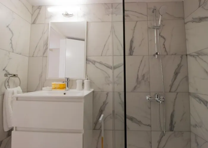 Apartment Modern 2br Steps From Voroklini