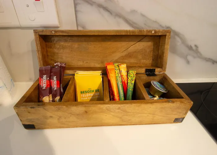 Modern 2br Steps From Apartman *