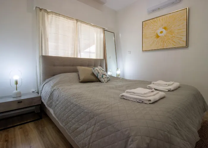 Apartman Modern 2br Steps From Voróklini