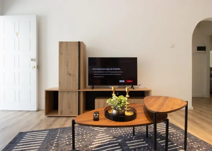 Apartman Modern 2br Steps From Voróklini